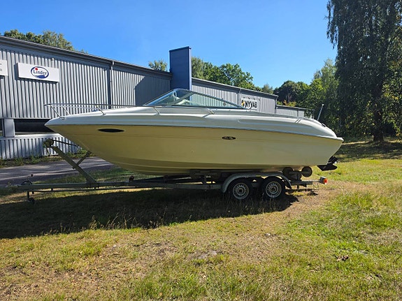 Sea Ray 215 Express Crusiser