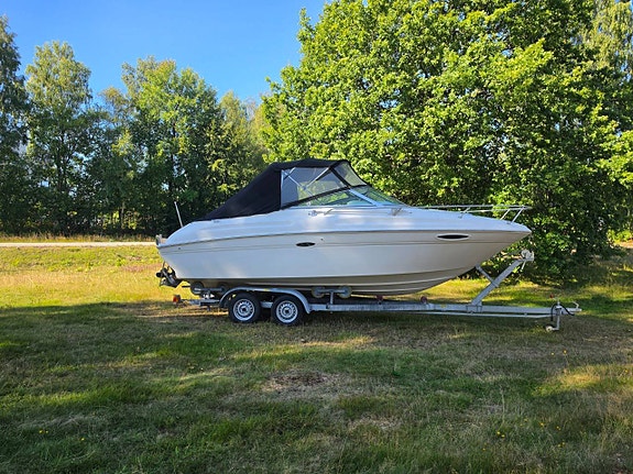 Sea Ray 215 Express Crusiser 4 of 11