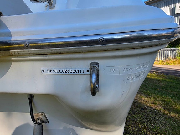 Sea Ray 215 Express Crusiser 7 of 11