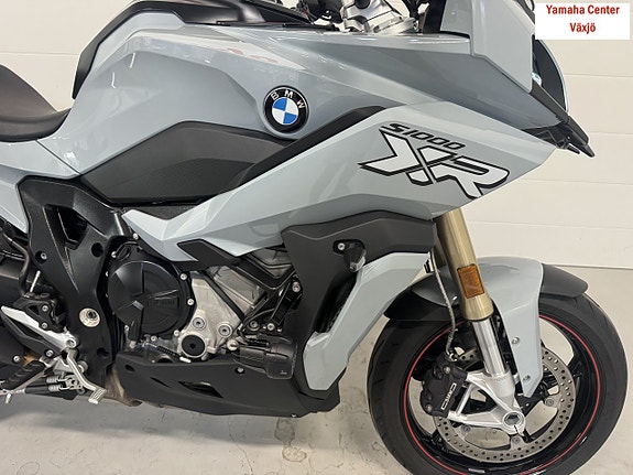 BMW S 1000 XR 4 of 10