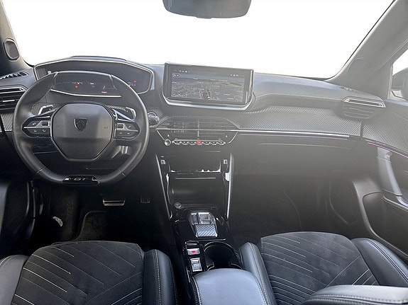 Peugeot 2008 6 of 17