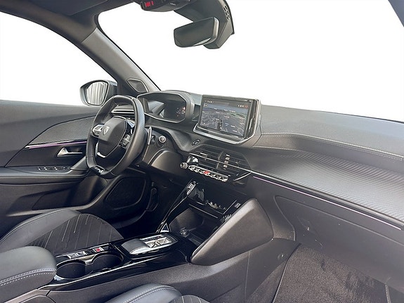 Peugeot 2008 13 of 17
