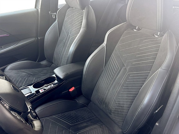 Peugeot 2008 5 of 17