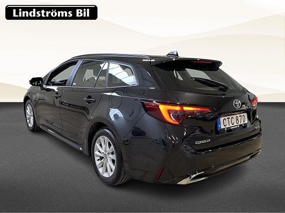 Toyota Corolla 8 of 30