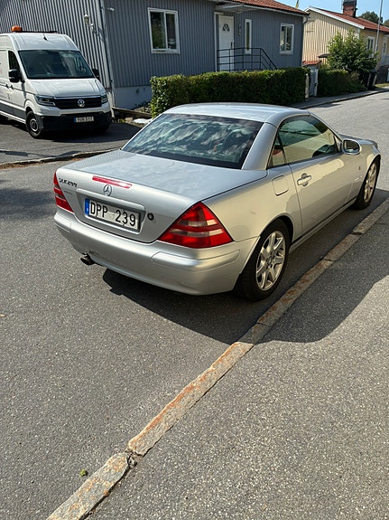 Mercedes-Benz SLK200 2 of 5