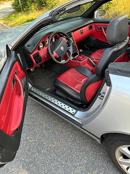 Mercedes-Benz SLK200 4 of 5