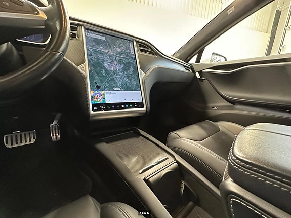 Tesla Model S 7 of 11
