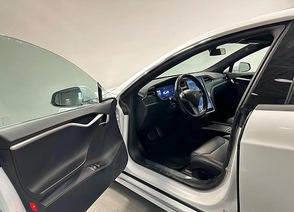 Tesla Model S 10 of 11