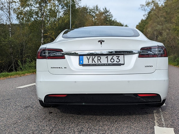 Tesla Model S 3 of 11