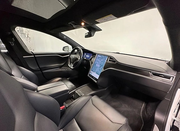 Tesla Model S 8 of 11