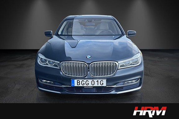 BMW 750iL 5 of 29