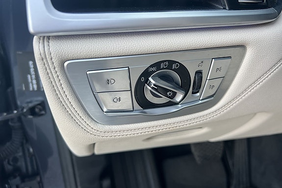 BMW 750iL 12 of 29