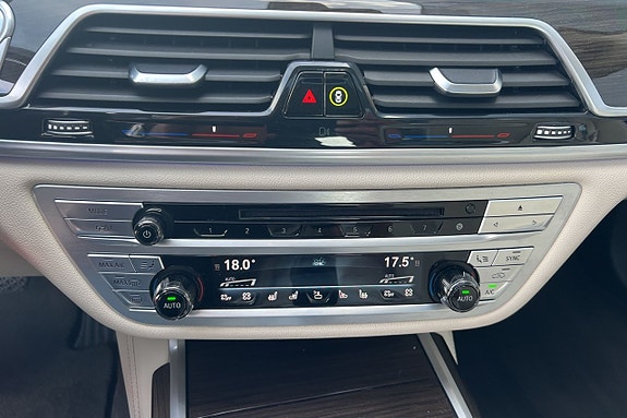 BMW 750iL 14 of 29