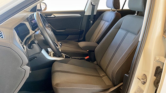 Volkswagen T-Roc 8 of 14