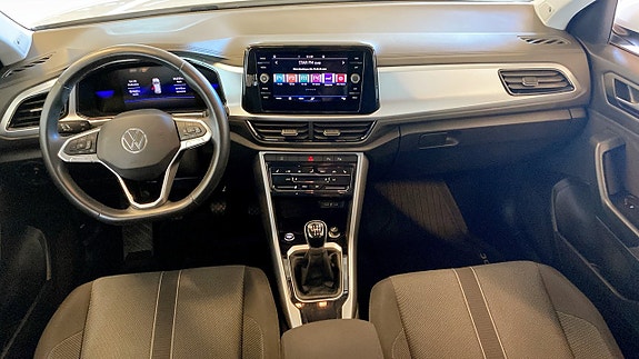 Volkswagen T-Roc 10 of 14