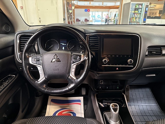 Mitsubishi Outlander 7 of 18