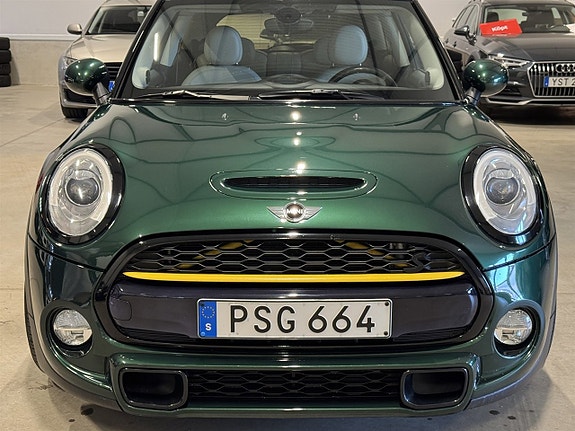 MINI Cooper S 7 of 24