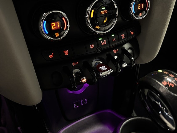 MINI Cooper S 11 of 24
