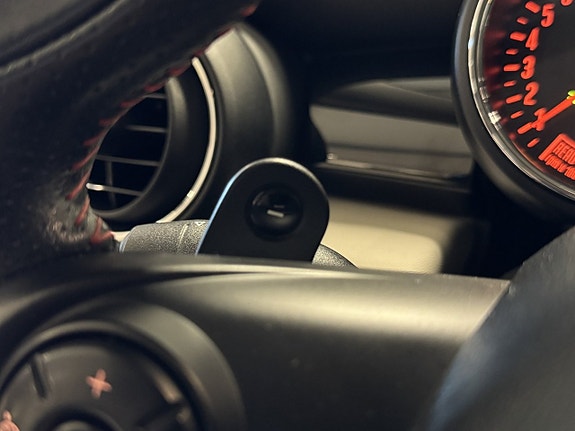 MINI Cooper S 13 of 24