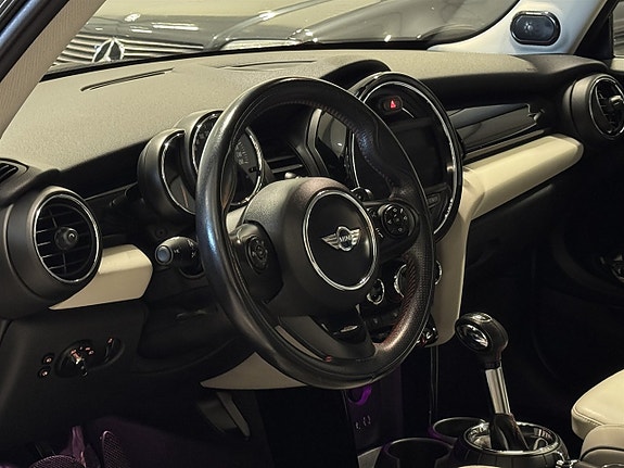 MINI Cooper S 9 of 24