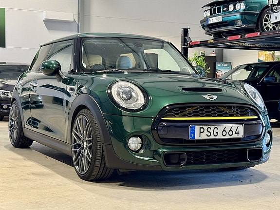 MINI Cooper S 2 of 24