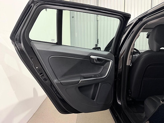 Volvo V60 17 of 23