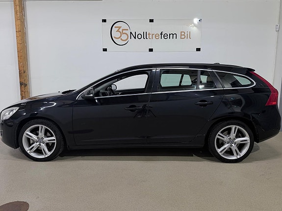 Volvo V60 2 of 23
