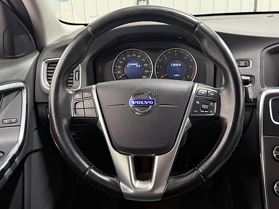 Volvo V60 13 of 23