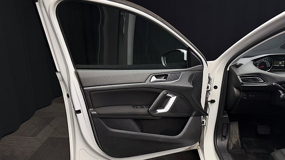 Peugeot 308 17 of 24
