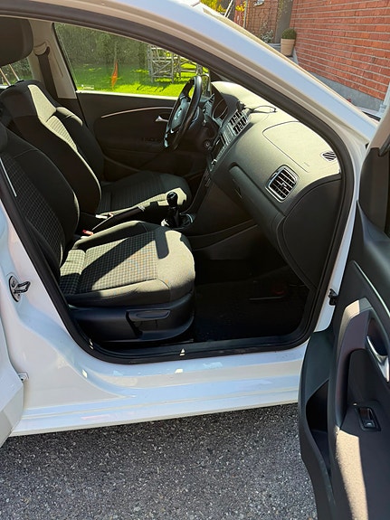 Volkswagen Polo 2 of 7
