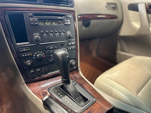 Volvo V70 12 of 12