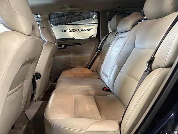 Volvo V70 11 of 12