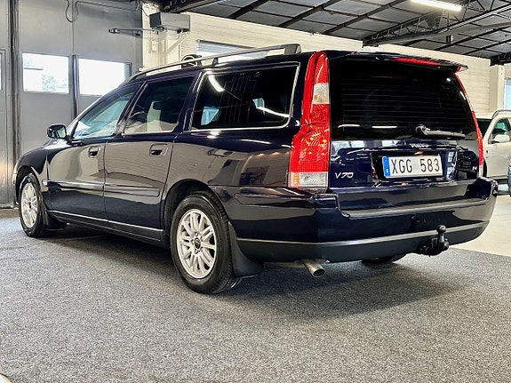 Volvo V70 4 of 12
