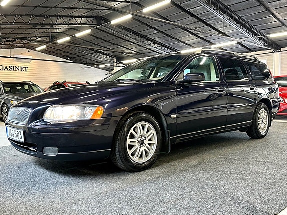 Volvo V70 6 of 12
