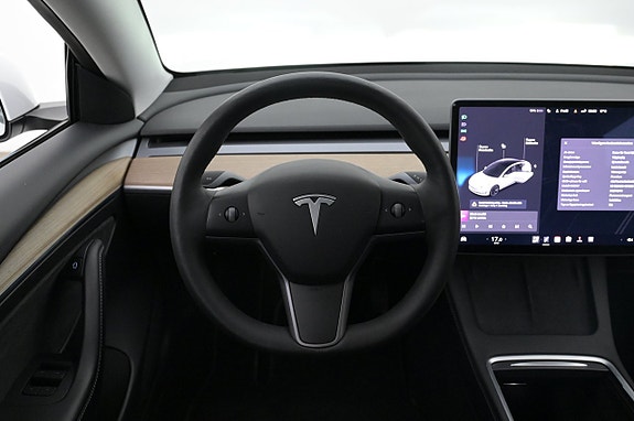 Tesla Model 3 7 of 27