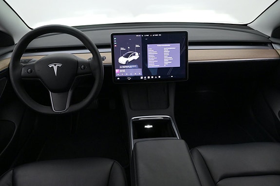 Tesla Model 3 6 of 27