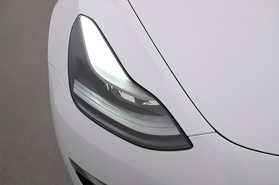 Tesla Model 3 25 of 27