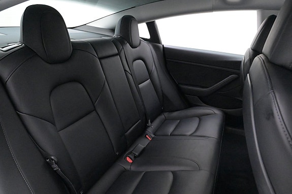 Tesla Model 3 20 of 27