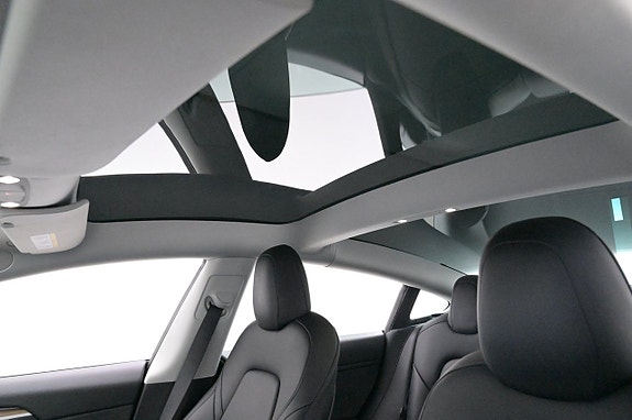 Tesla Model 3 19 of 27