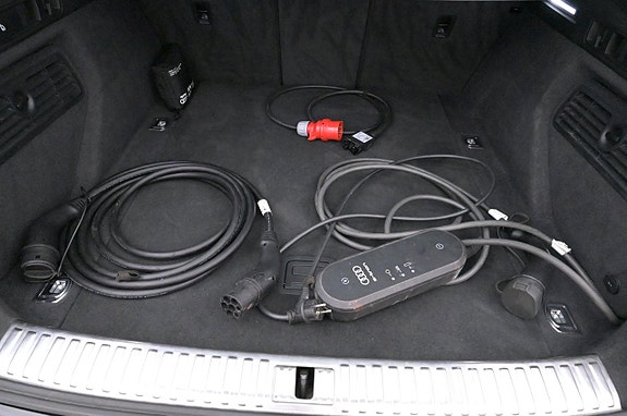 Audi e-tron 23 of 27