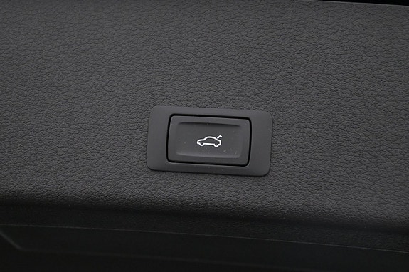 Audi e-tron 22 of 27