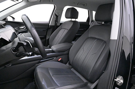 Audi e-tron 11 of 27