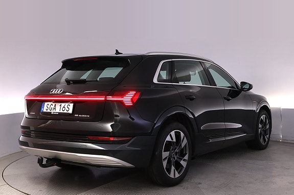 Audi e-tron 5 of 27