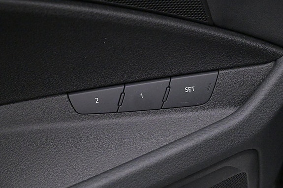 Audi e-tron 12 of 27