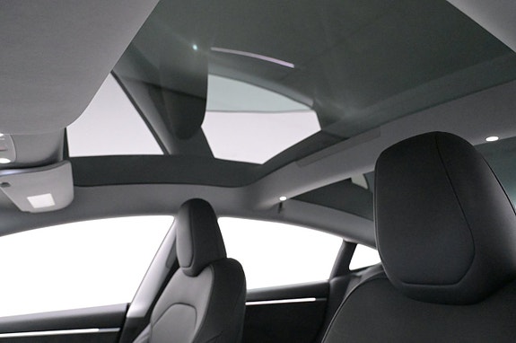 Tesla Model 3 19 of 27