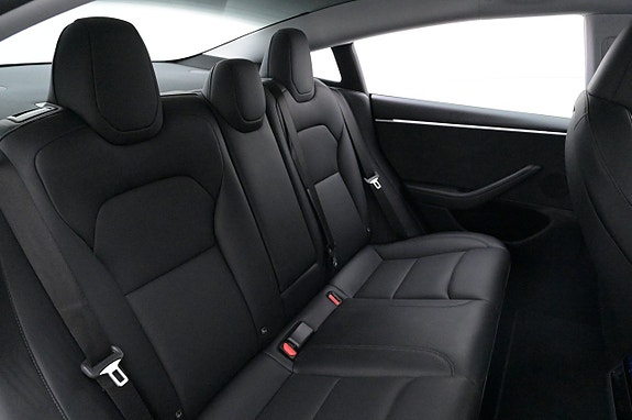 Tesla Model 3 20 of 27