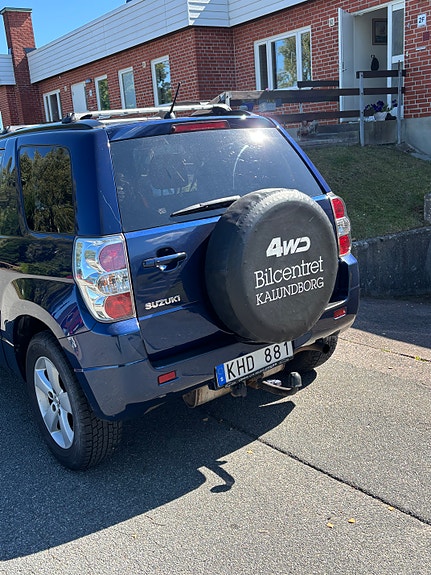 Suzuki Grand Vitara 2 of 4