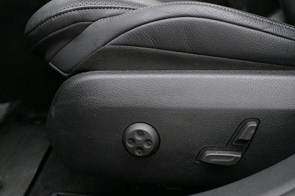 Mercedes-Benz E300 14 of 27