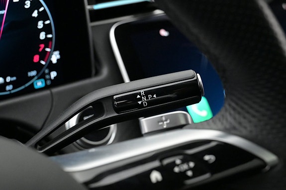 Mercedes-Benz E300 8 of 27
