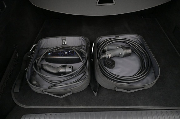 Mercedes-Benz E300 24 of 27